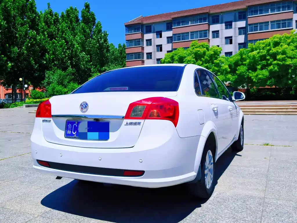 Buick Excelle 2014 — фото 12