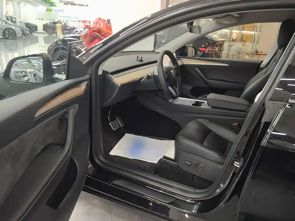 Tesla Model Y 2022 — фото 16
