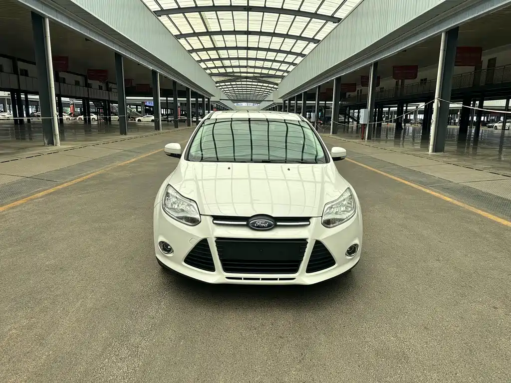 Ford Focus 2014 — фото 2