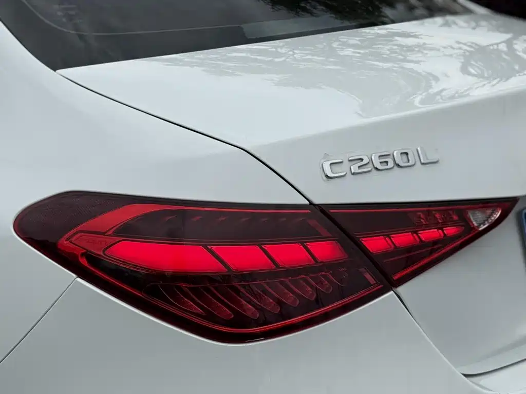 Mercedes-Benz C-Class 2024 — фото 6