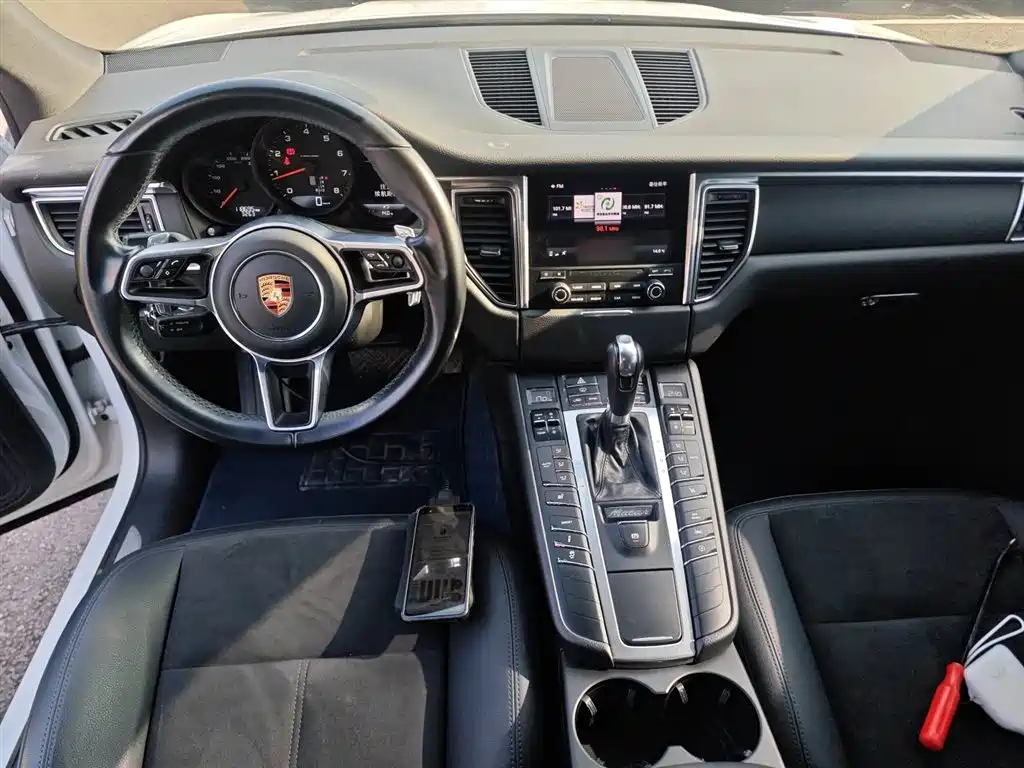 Porsche Macan 2016 — фото 10