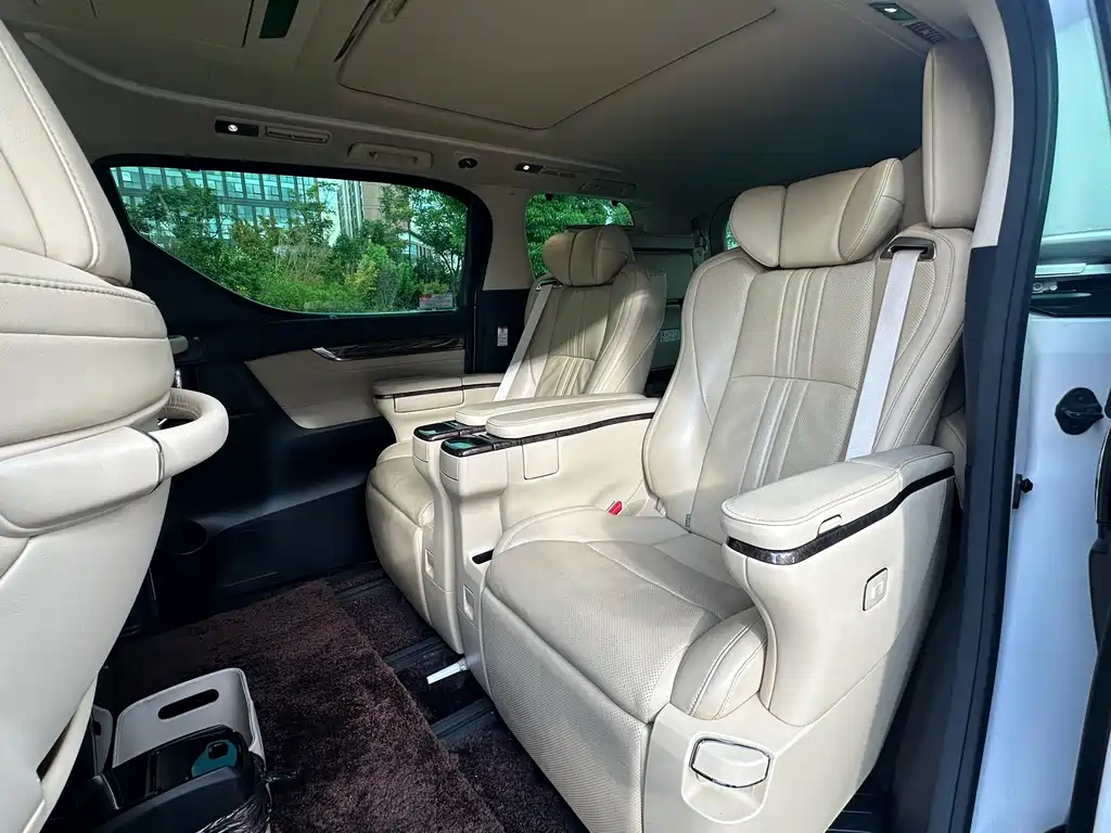 Toyota Alphard 2021 — фото 14
