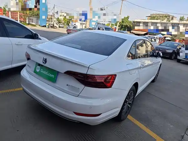 Volkswagen Sagitar 2020