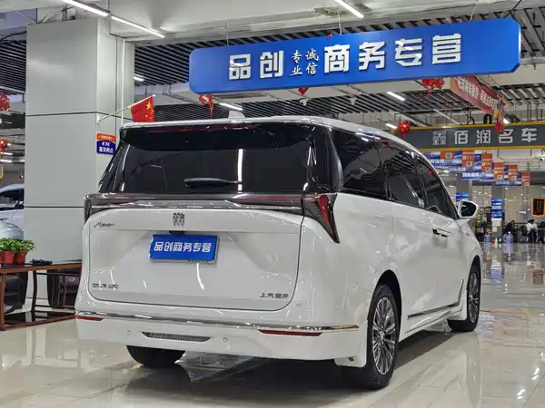 Buick GL8 2025