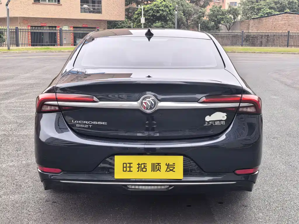 Buick LaCrosse 2020 — фото 31