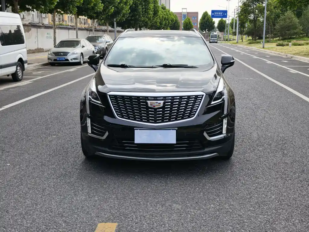 Cadillac XT5 2021 — фото 2