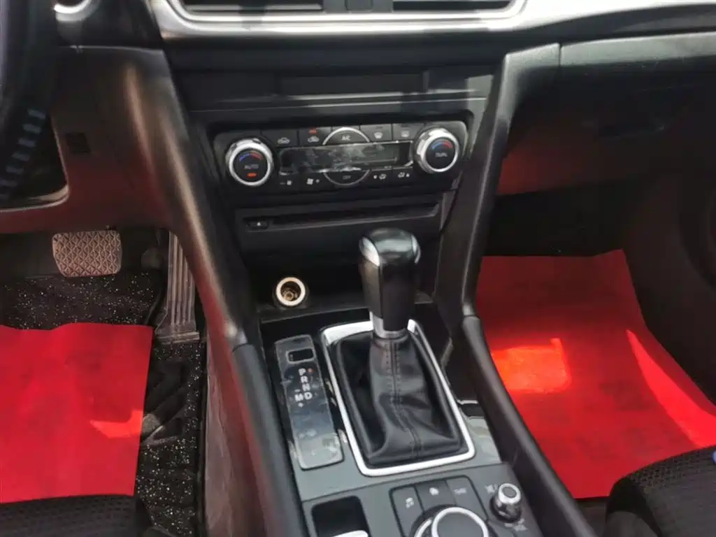 Mazda 3 Axela 2019 — фото 14