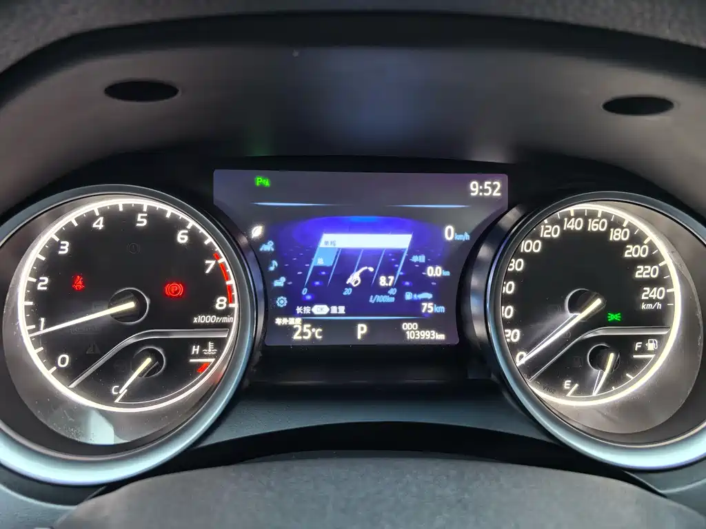 Toyota Camry 2020 — фото 12