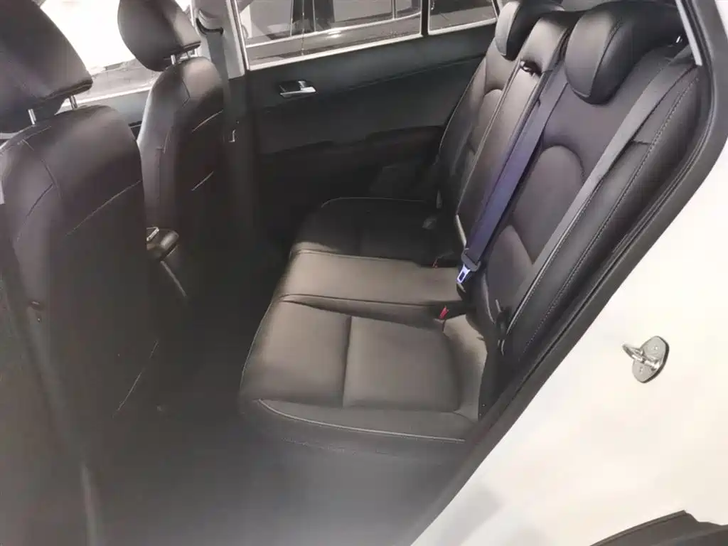 Hyundai ix25 2017 — фото 17