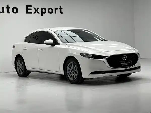 Mazda 3 Axela 2022