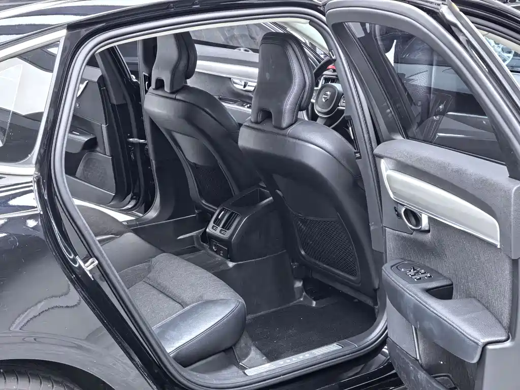 Volvo S90 2019 — фото 10