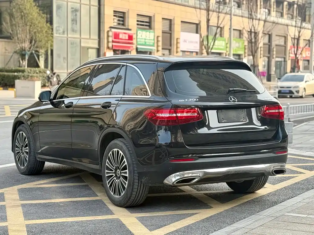 Mercedes-Benz GLC 2018 — фото 19