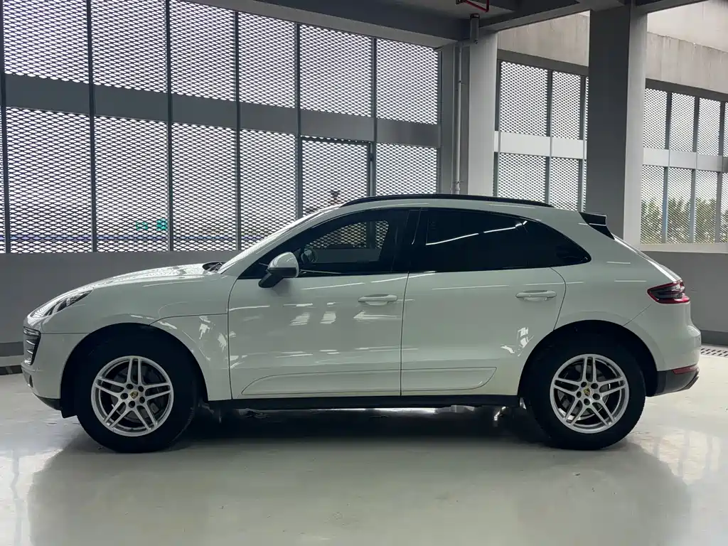 Porsche Macan 2015 — фото 16