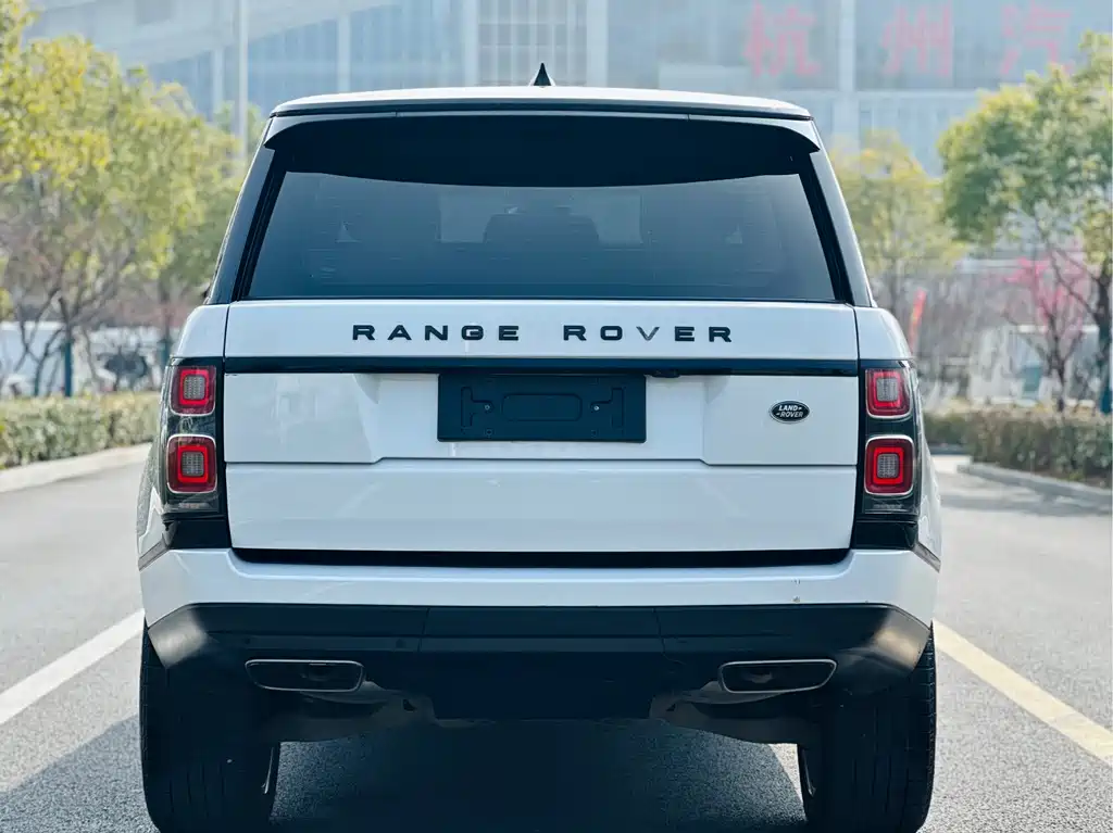 Land Rover Range Rover 2023 — фото 12
