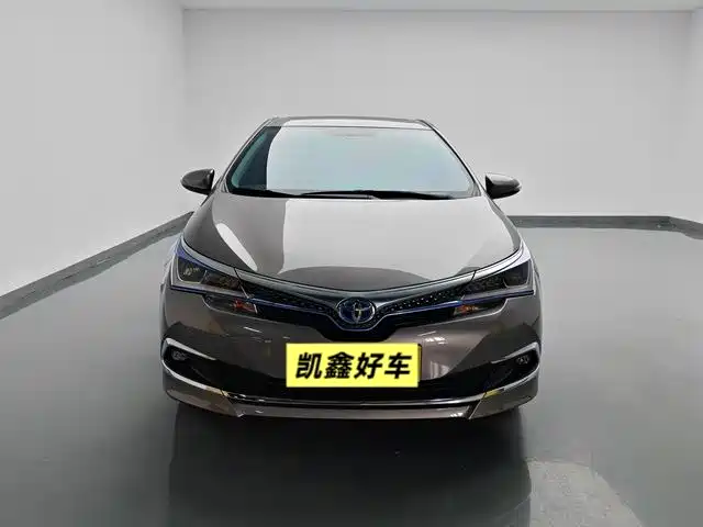Toyota Corolla Hybrid 2022 — фото 2