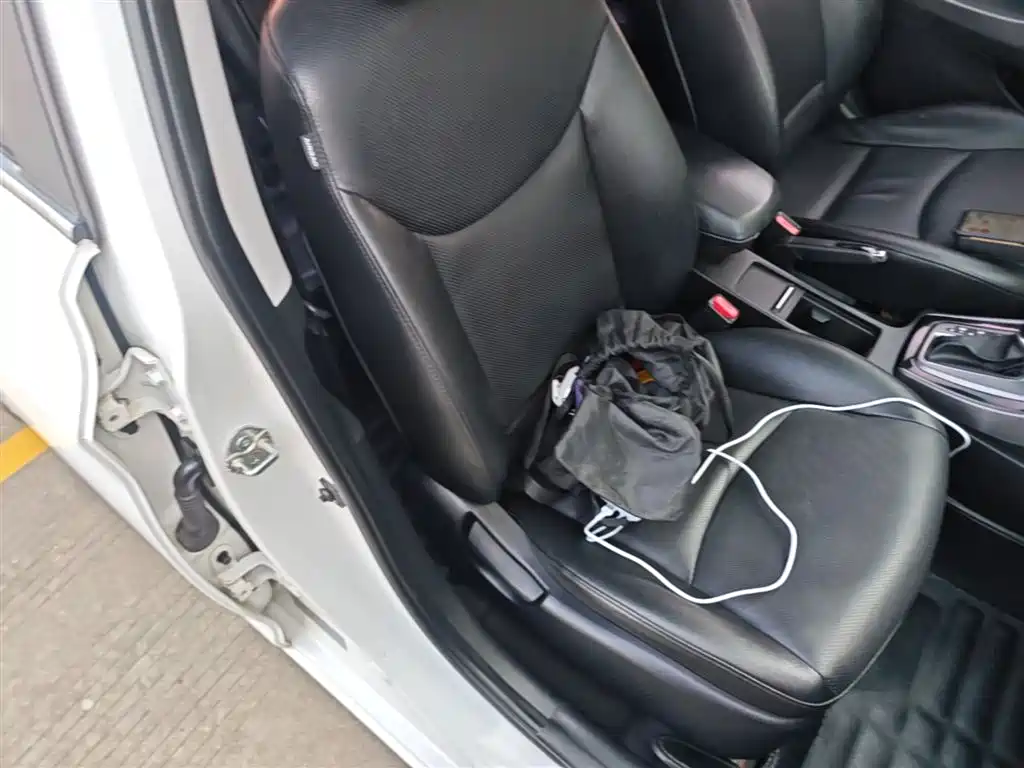 Hyundai Elantra Langdong 2015 — фото 25