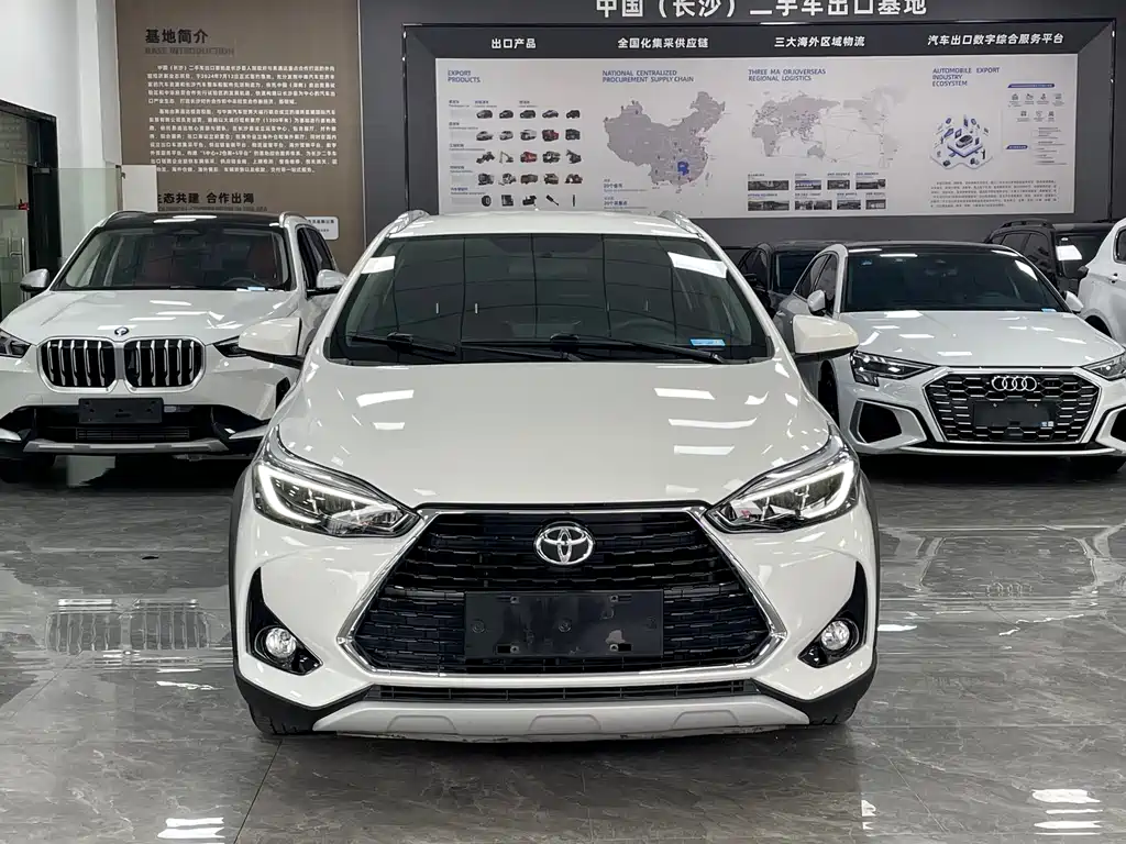 Toyota Yaris L 2022 — фото 2