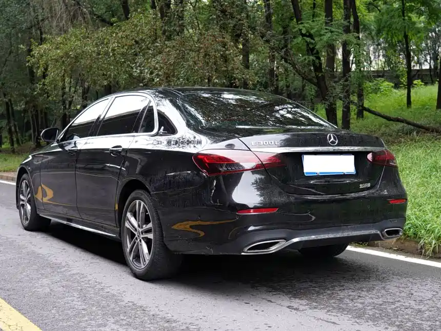 Mercedes-Benz E-Class 2023 — фото 14