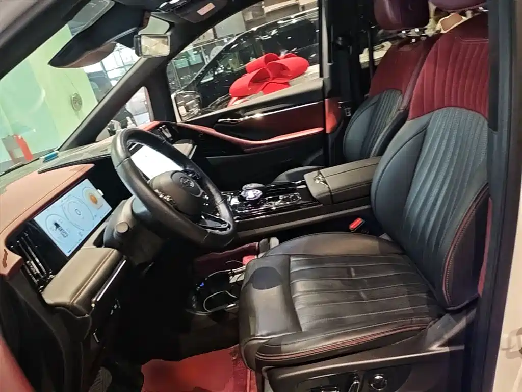GAC Motor Trumpchi M8 2023 — фото 15