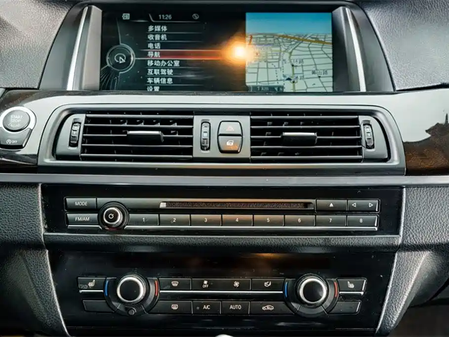 BMW 5 Series 2016 — фото 14