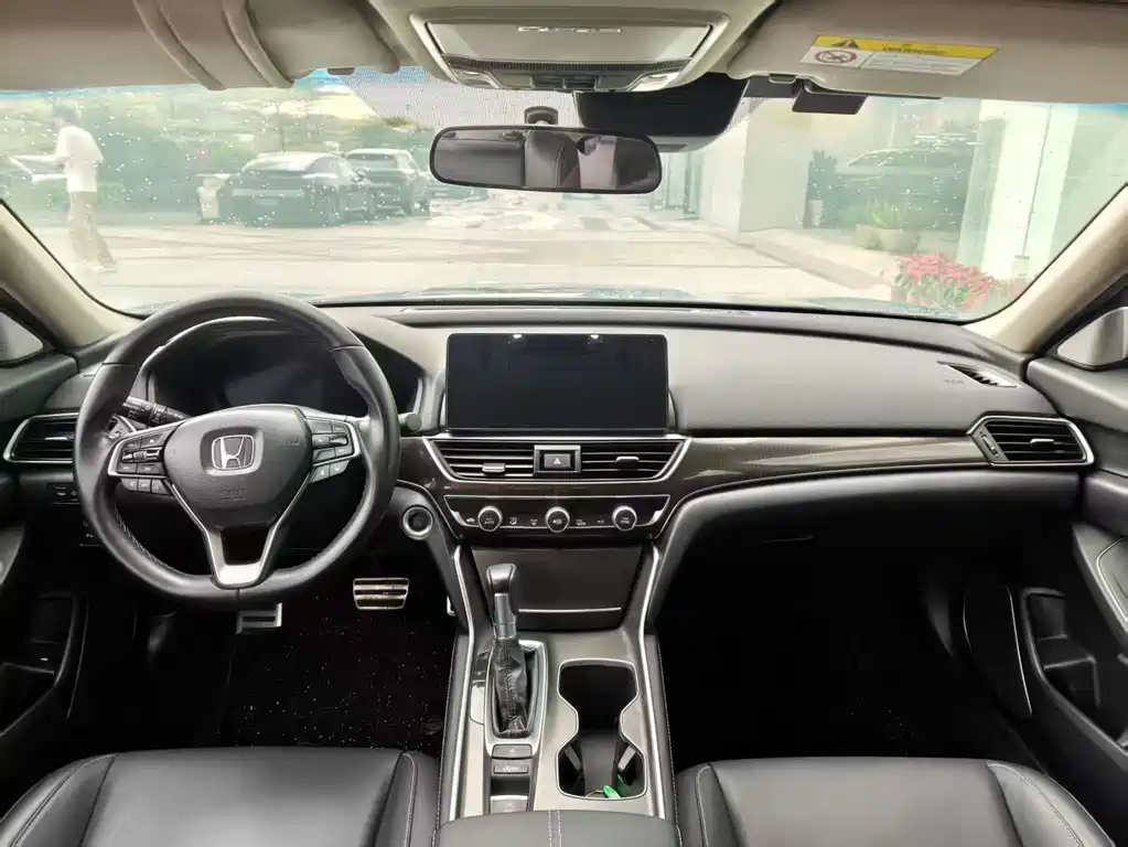 Honda Accord 2022 — фото 13