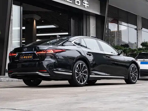 Lexus LS 2022