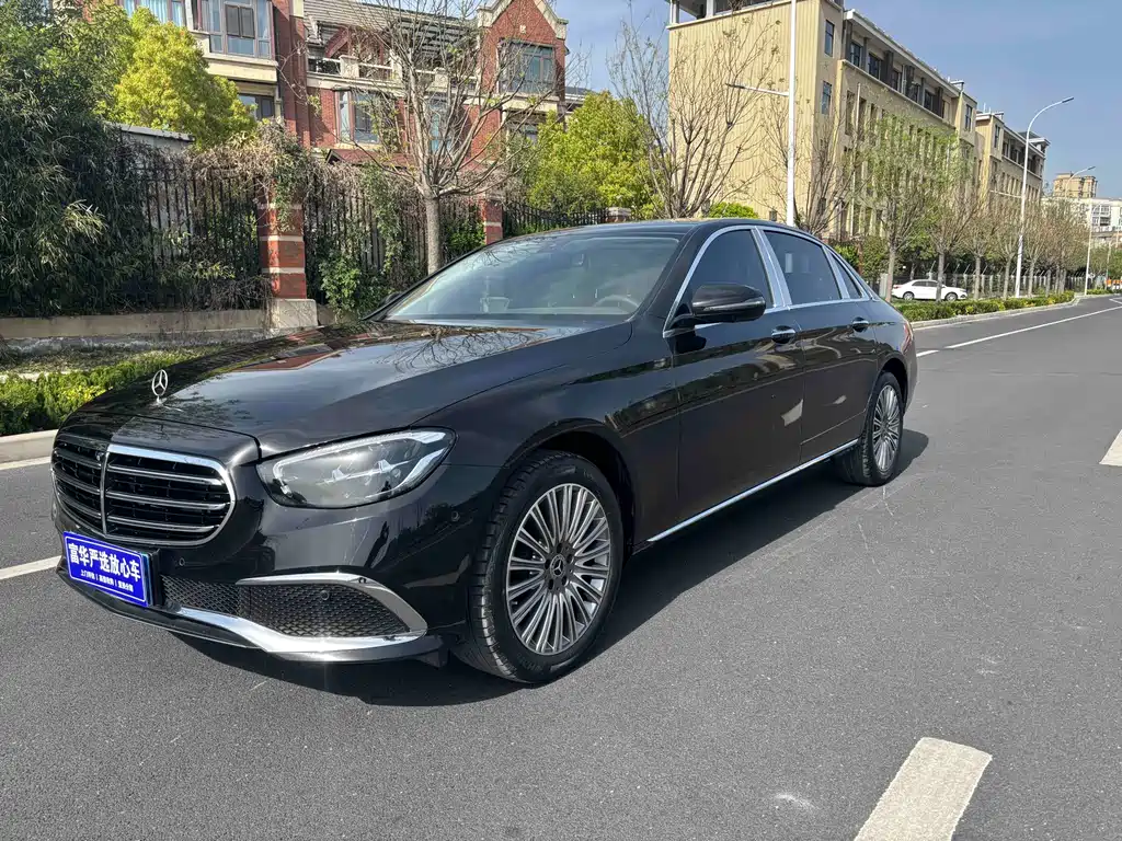 Mercedes-Benz E-Class 2023 — фото 1