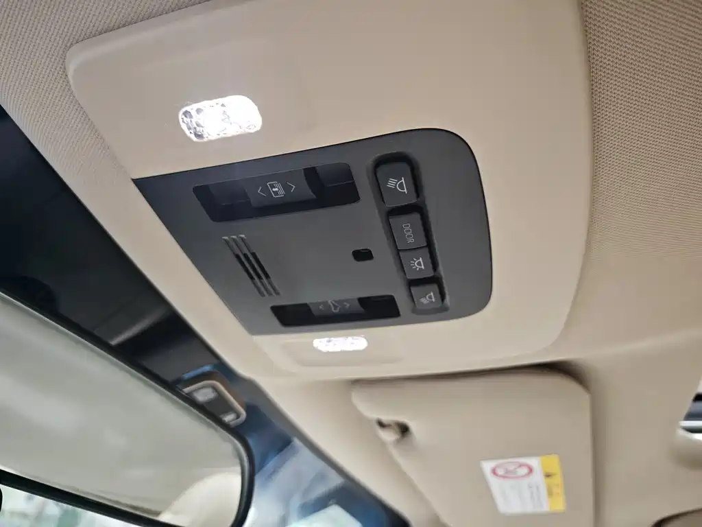 Toyota Camry 2019 — фото 21