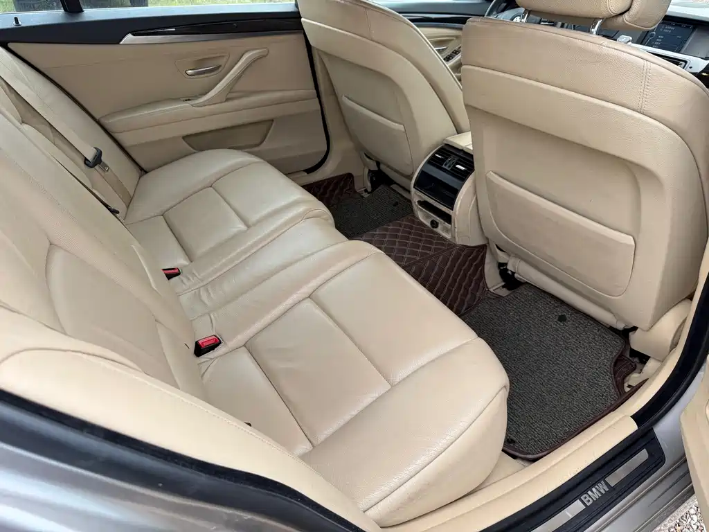 BMW 5 Series 2012 — фото 11