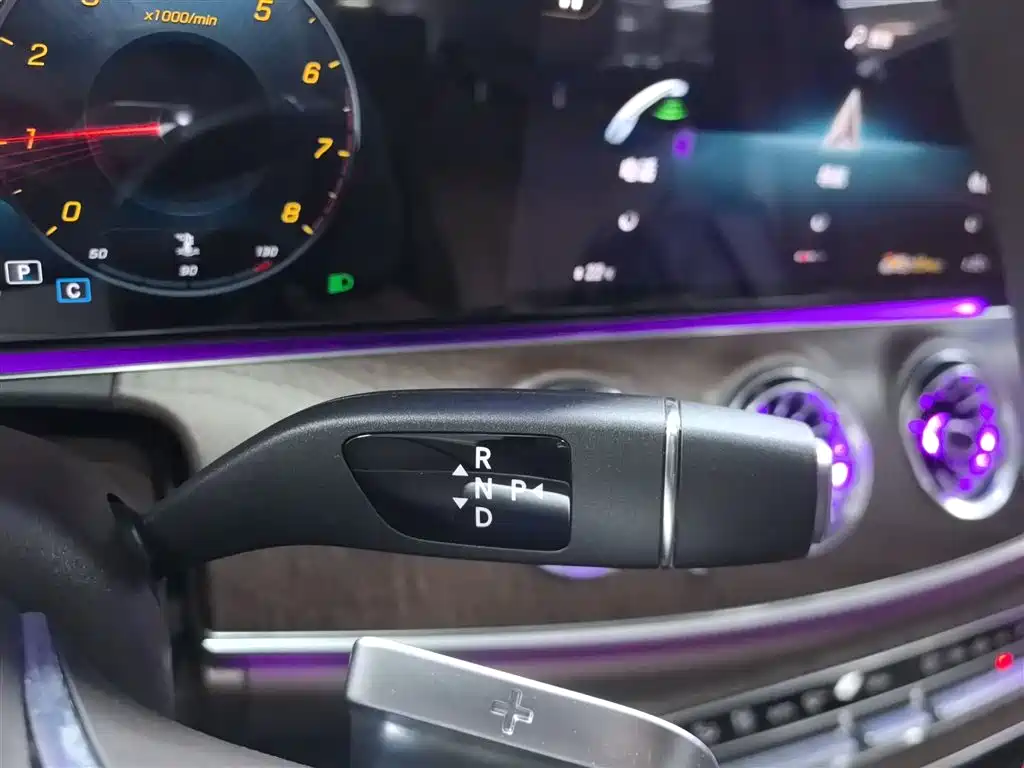 Mercedes-Benz E-Class 2023 — фото 14