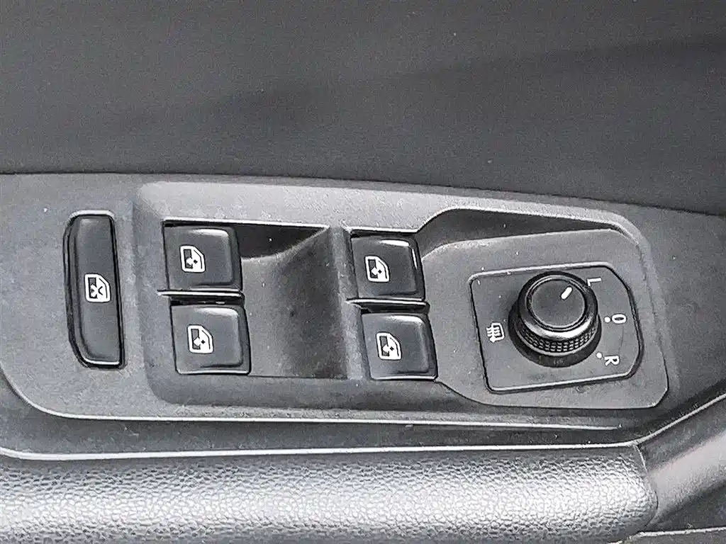 Volkswagen Lavida 2020 — фото 9