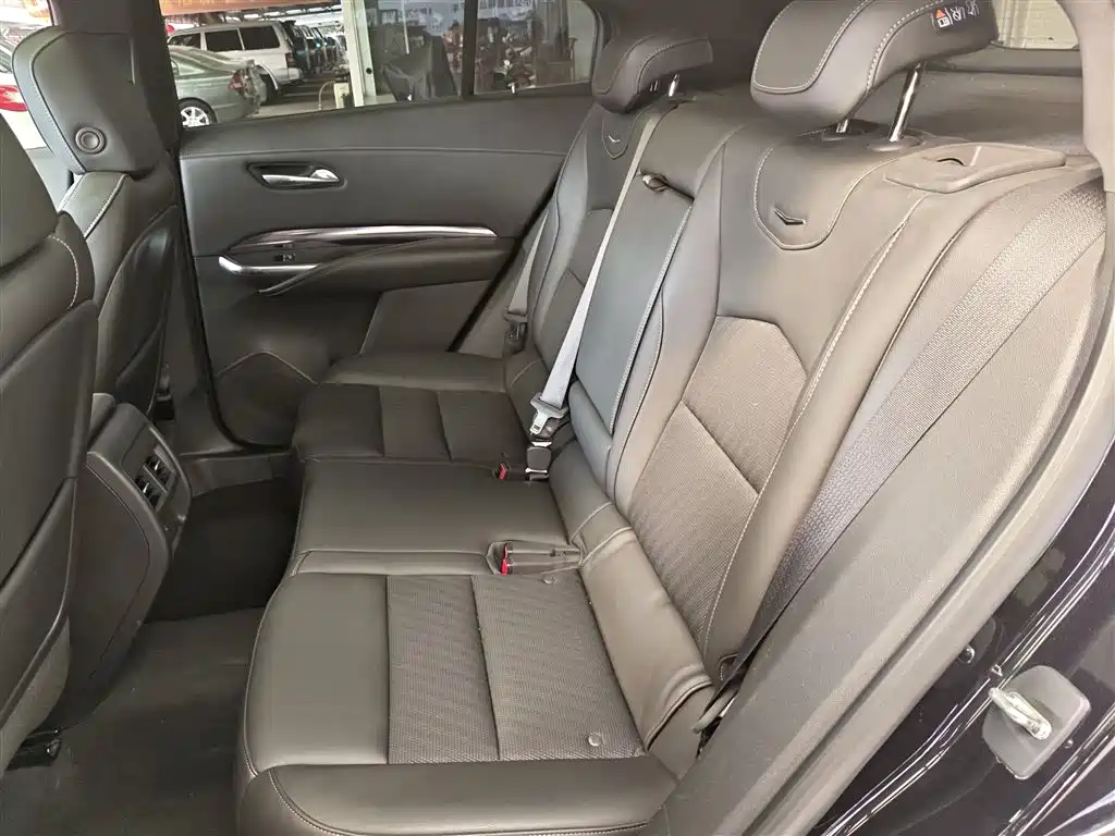Cadillac XT4 2021 — фото 17