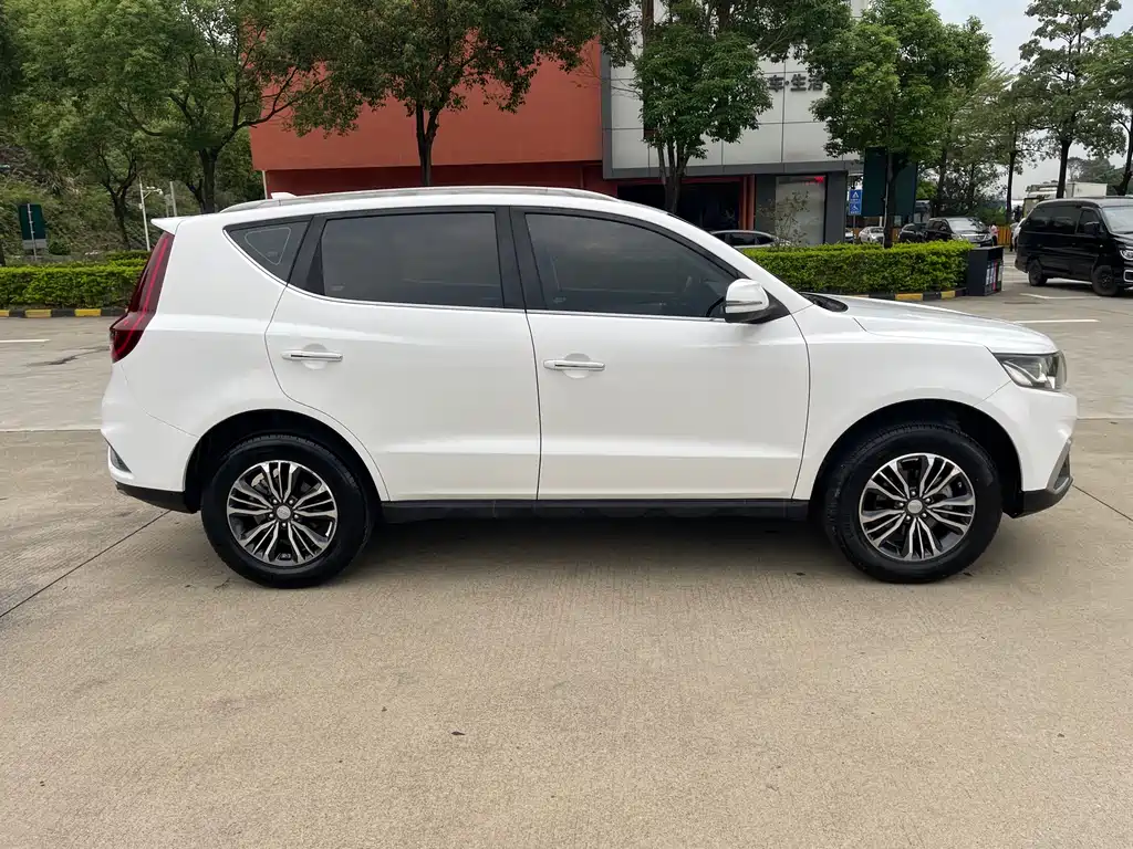 Geely Vision X6 2018 — фото 11