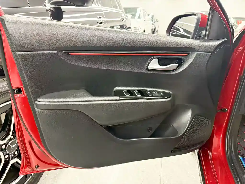 Kia KX CROSS 2017 — фото 15