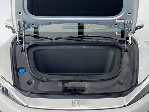 BYD Han L 2025