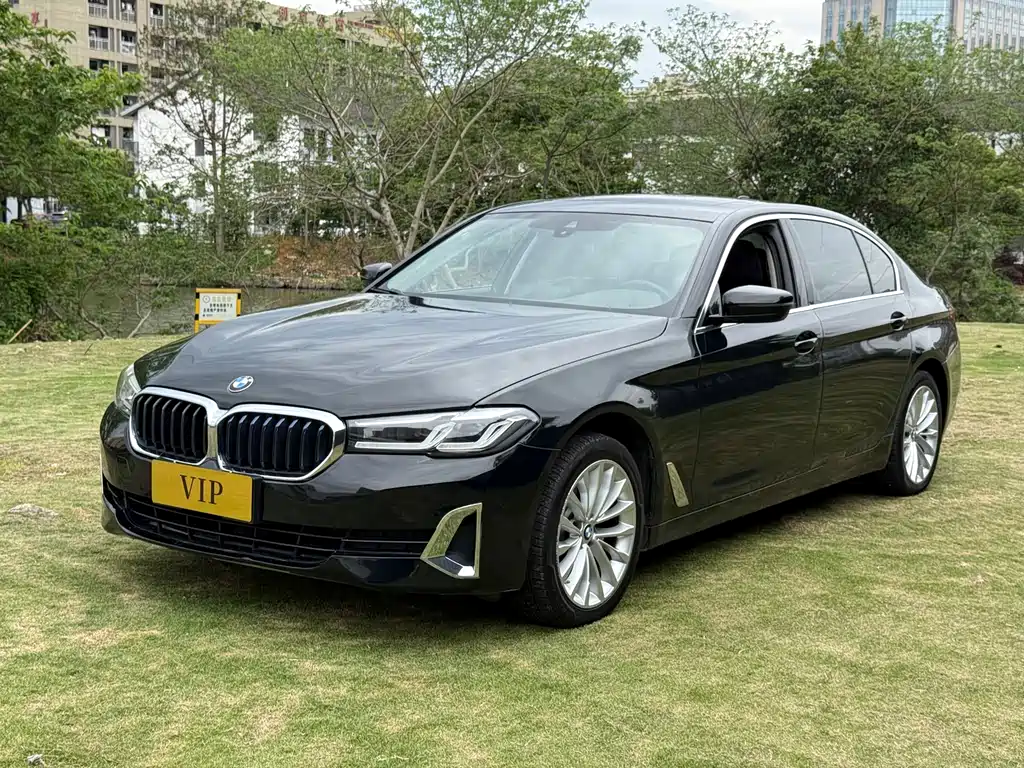 BMW 5 Series 2021 — фото 1