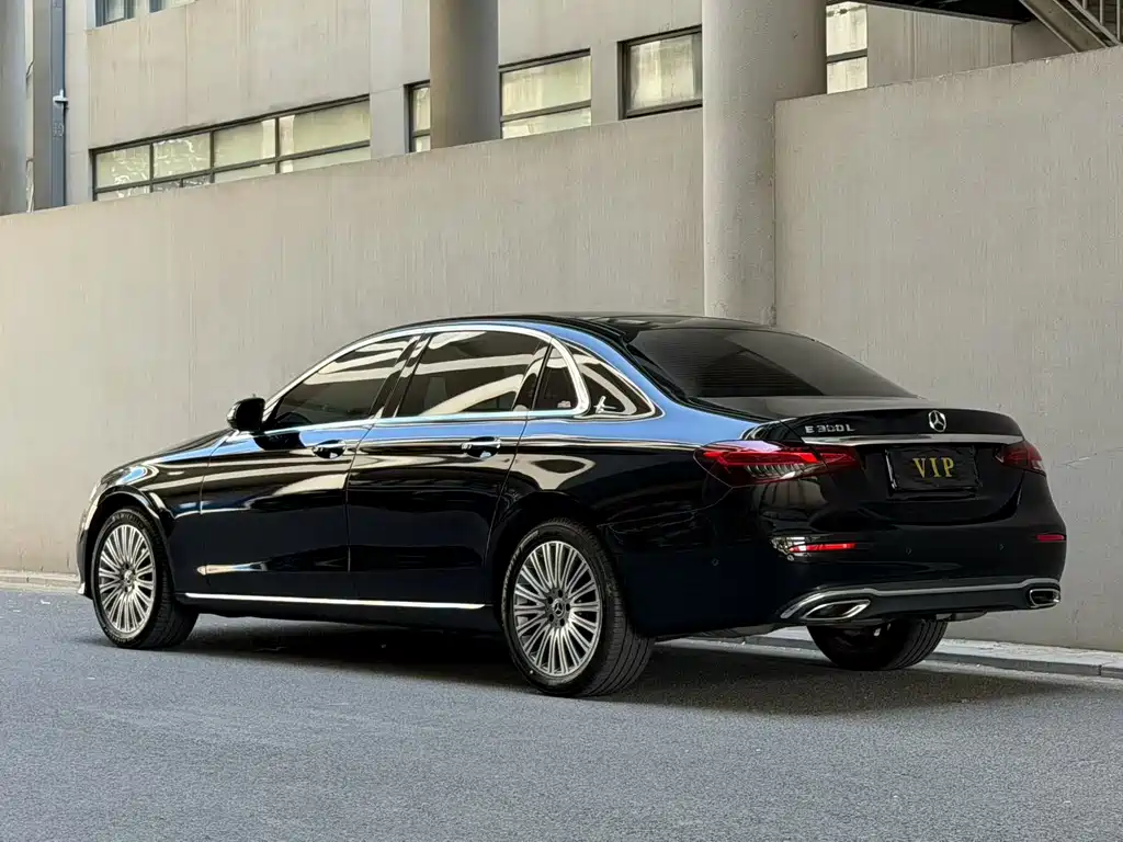 Mercedes-Benz E-Class 2023 — фото 5