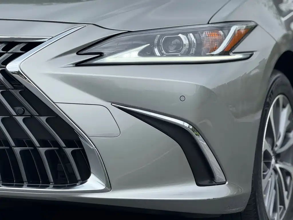 Lexus ES 2023 — фото 15