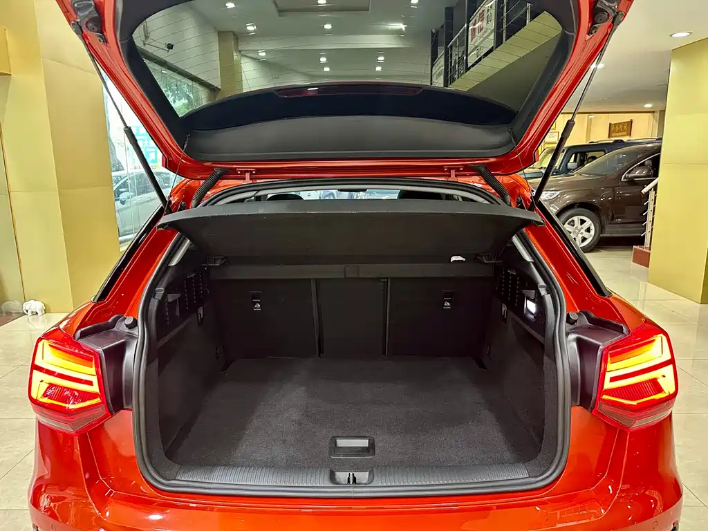 Audi Q2L 2020 — фото 18