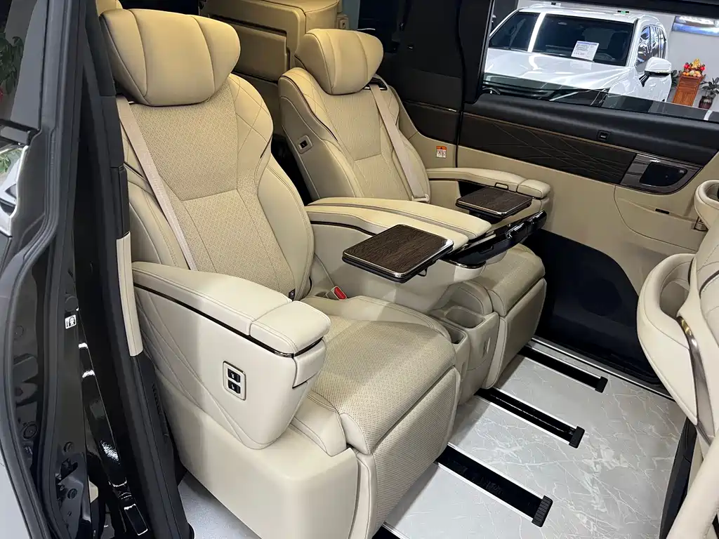 Toyota Alphard 2025 — фото 15