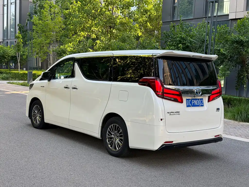 Toyota Alphard 2020 — фото 6