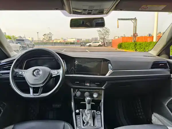 Volkswagen Sagitar 2021