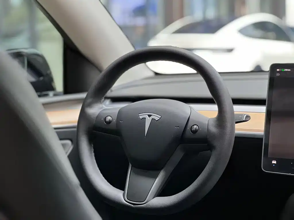Tesla Model Y 2022 — фото 5