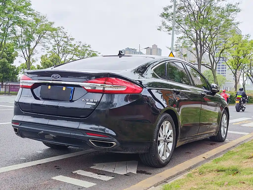 Ford Mondeo 2017 — фото 12