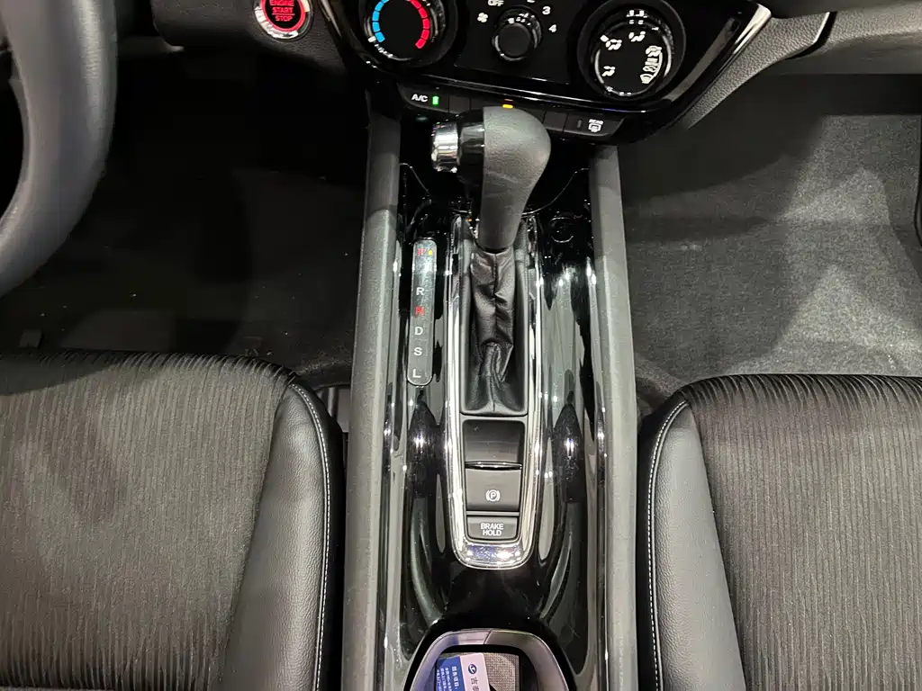 Honda Vezel 2022 — фото 14