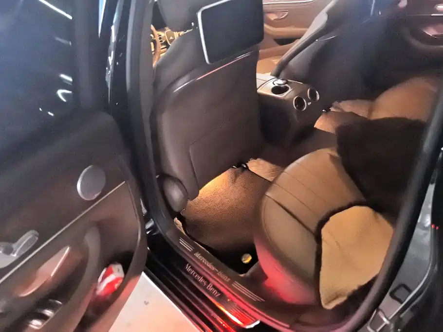 Mercedes-Benz E-Class 2019 — фото 11