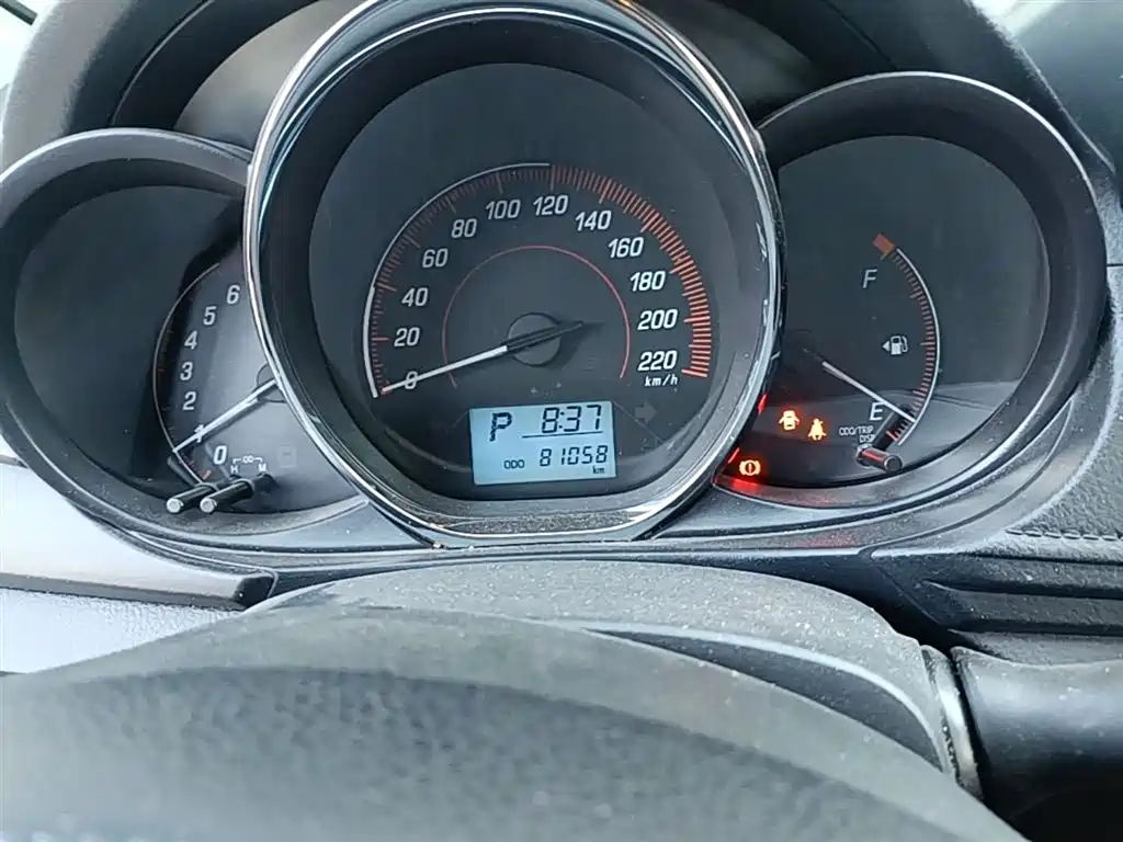 Toyota Yaris L 2021 — фото 12