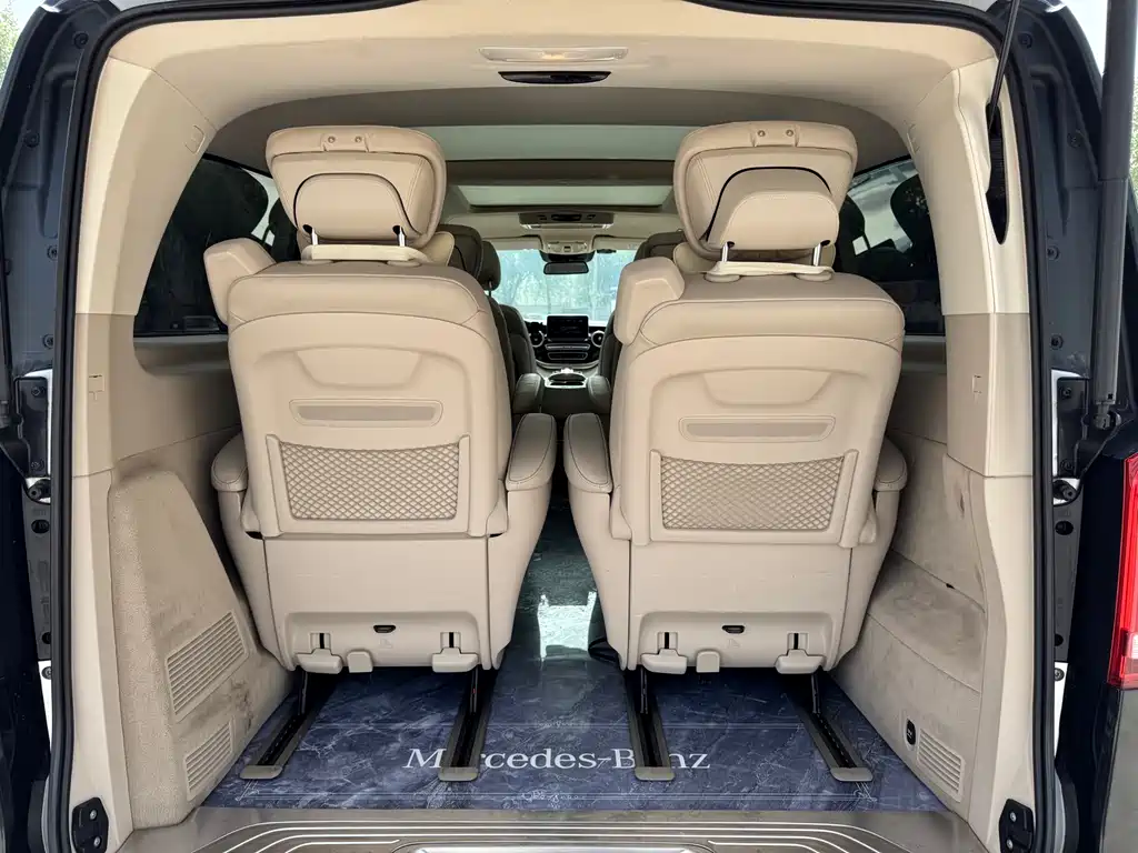 Mercedes-Benz V-Class 2017 — фото 18
