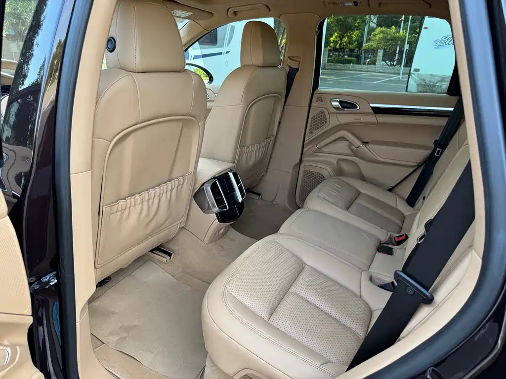 Porsche Cayenne 2015 — фото 17