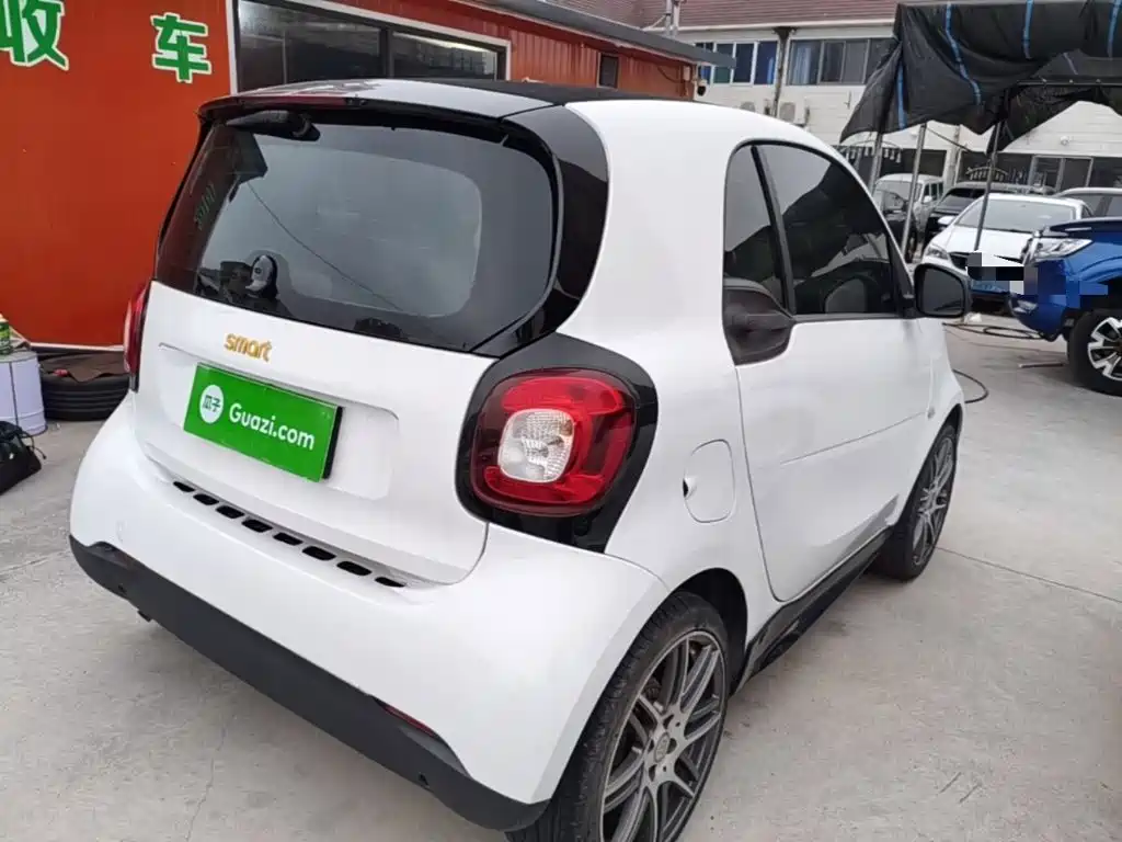 smart fortwo 2018 — фото 7